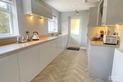 7 Croasdale Close, Royton, Oldham, OL2 6QE