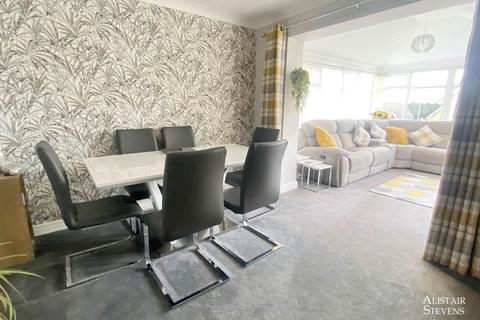 7 Croasdale Close, Royton, Oldham, OL2 6QE
