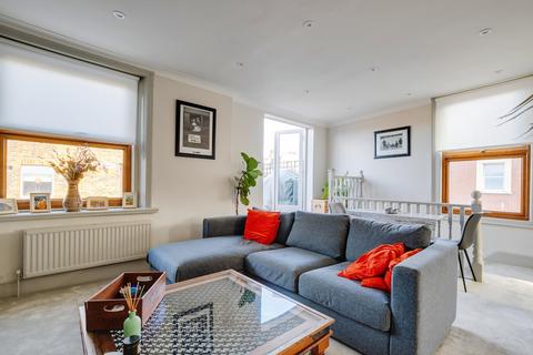 2 bedroom apartment to rent, Fulham Road, SW6