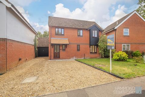 4 bedroom detached house for sale, Ullswater Drive, Hethersett