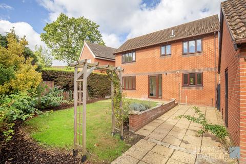 4 bedroom detached house for sale, Ullswater Drive, Hethersett