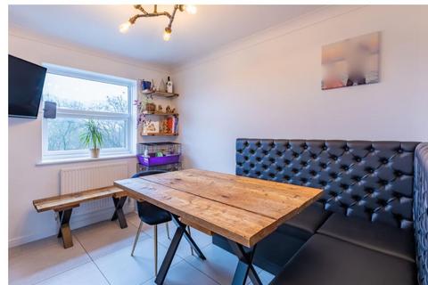 4 bedroom terraced house to rent, Riverside Park, Severn Beach, Bristol, Gloucestershire