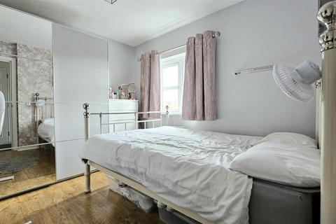 43 Avon Way, Hilton, Derby, DE65 5AE