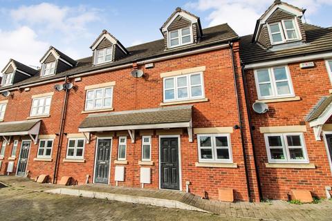 4 bedroom townhouse to rent, Winifred Street, Hucknall, Nottingham, NG15 7RX