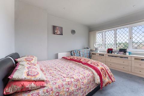 37 Gascoigne Road, New Addington, Croydon, CR0 0NH