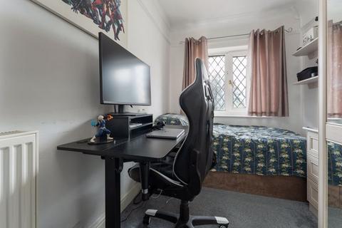 37 Gascoigne Road, New Addington, Croydon, CR0 0NH