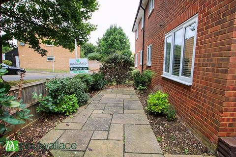 5 Foxes Drive, Waltham Cross, EN7 6HG