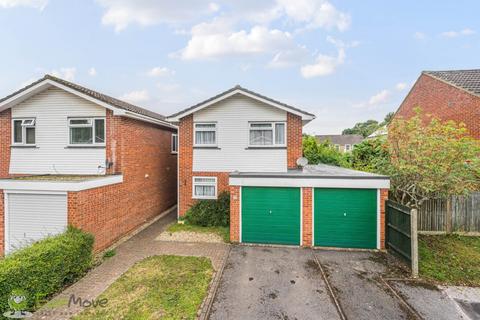 4 bedroom detached house for sale, Adam Close, Tadley RG26