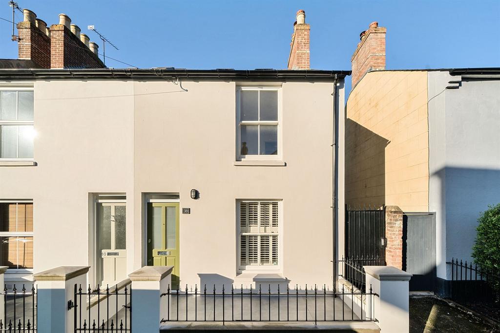 Whyke Lane, Chichester, PO19 3 bed semidetached house to rent £1,950