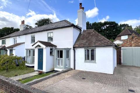 3 bedroom end of terrace house for sale, Hamstreet