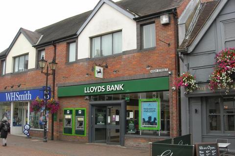 Retail property (high street) to rent, High Street, Chesham