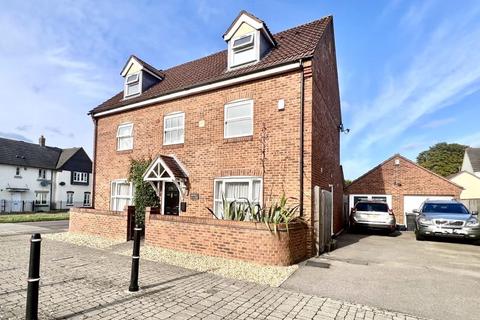 5 bedroom detached house for sale, Isis Close, Calne SN11