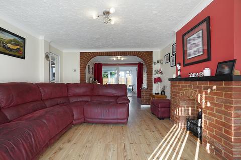 4 bedroom detached house for sale, The Finches, Sittingbourne, ME10