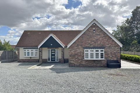 3 bedroom detached bungalow for sale, Horndon-On-The-Hill