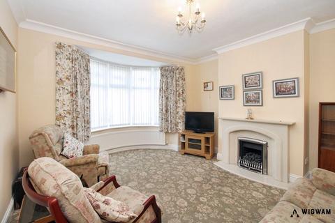 3 bedroom semi-detached house for sale, Malham Avenue, Anlaby Common, HU4