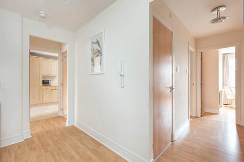 2 bedroom flat to rent, Hopetoun Street, Broughton, Edinburgh