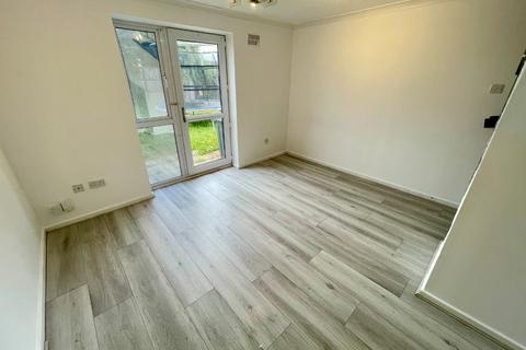 2 bedroom semi-detached house for sale, Corbridge Drive, Luton, Bedfordshire, LU2 9UH