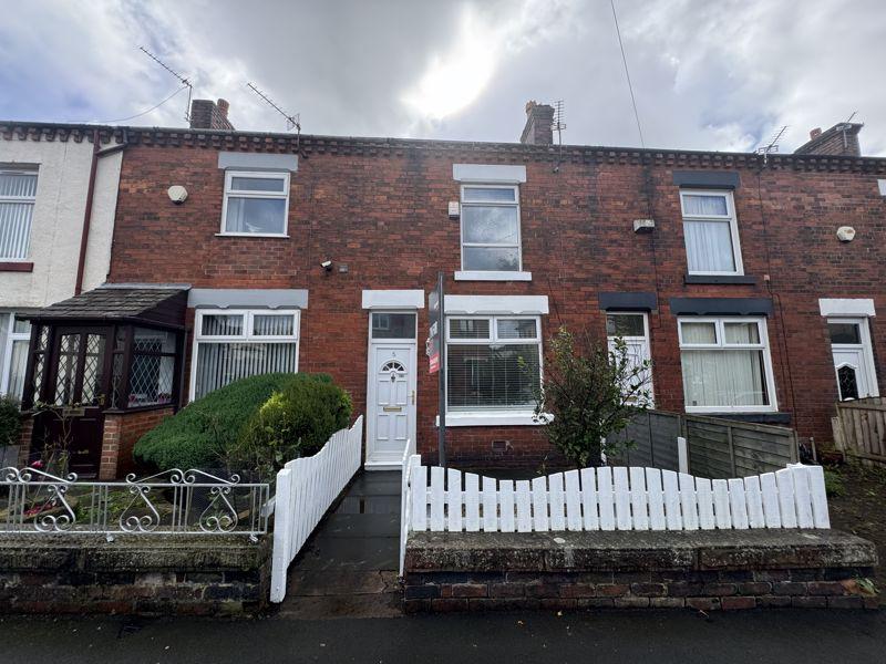 Catherine Street East, Horwich 2 bed property to rent £750 pcm (£173 pw)