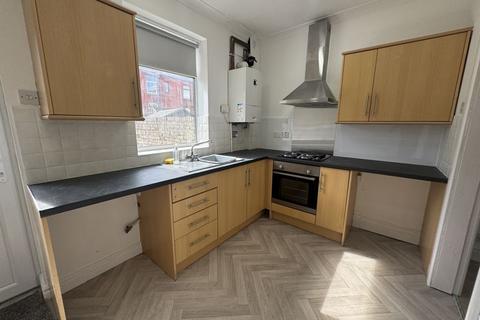 2 bedroom terraced house to rent, Catherine Street East, Horwich