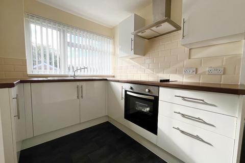 2 bedroom maisonette to rent, Broadfield Close, West Bromwich, West Midlands, B71 3EU