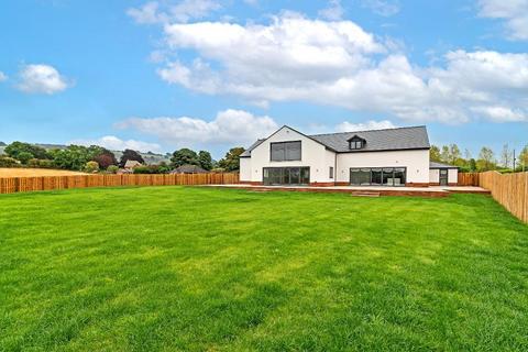 5 bedroom detached house for sale, Farmers Lane, Tring Road, Dunstable, Bedfordshire, LU6 2JU