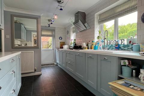 4 bedroom detached house for sale, Abbey Road, Steyning, West Sussex, BN44 3SQ