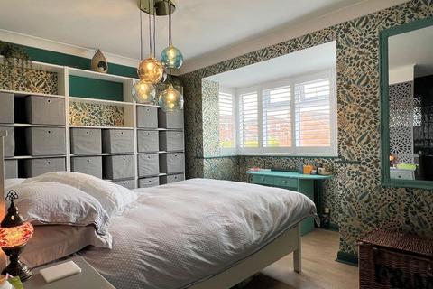 8 Abbey Road, Steyning, BN44 3SQ