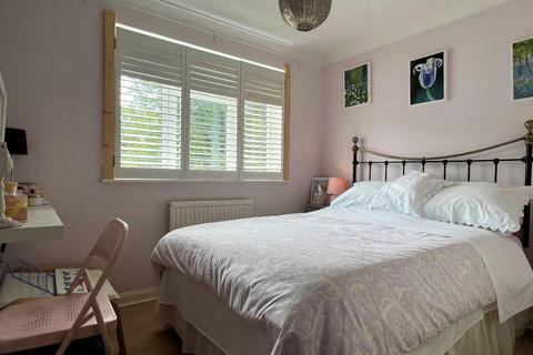 8 Abbey Road, Steyning, BN44 3SQ