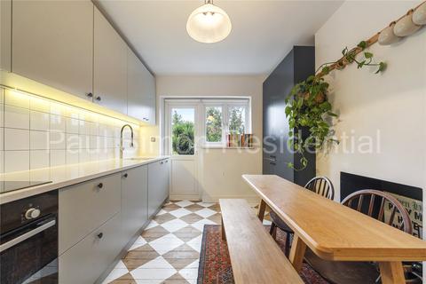 2 bedroom apartment for sale, Courcy Road, Hornsey, London, N8