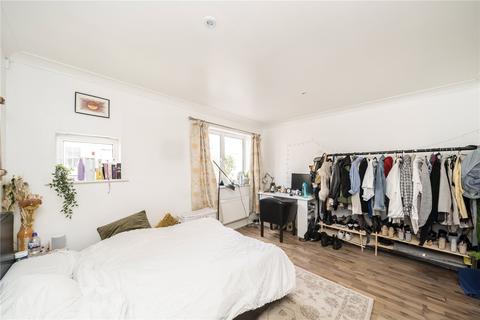 4 bedroom terraced house to rent, Tollington Way, London N7