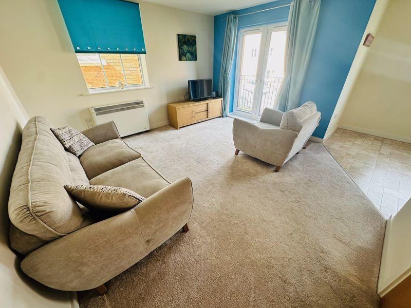 Attingham Drive, Dudley DY1 2 bed flat for sale £119,950