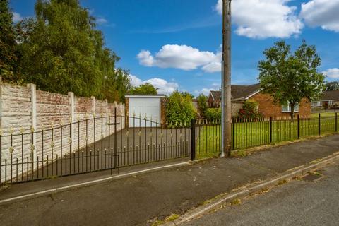 3 bedroom bungalow for sale, Vernier Avenue, Kingswinford DY6