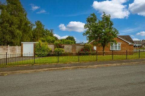 3 bedroom bungalow for sale, Vernier Avenue, Kingswinford DY6