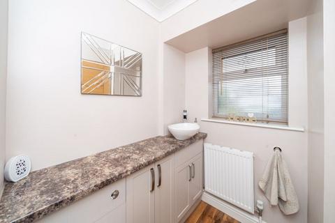 65 Allenby Close, Kingswinford, DY6 8SY