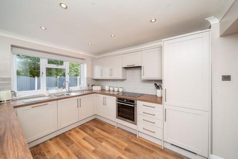 65 Allenby Close, Kingswinford, DY6 8SY