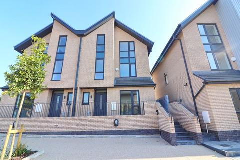 4 bedroom semi-detached house for sale, Aspen Close, Manchester M28