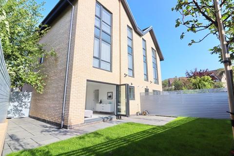 4 bedroom semi-detached house for sale, Aspen Close, Manchester M28