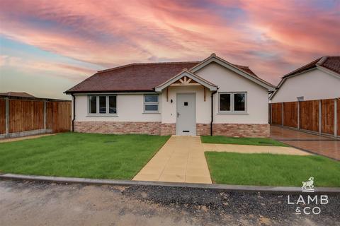 3 bedroom detached bungalow for sale, Madeleine Gardens, Great Holland CO13