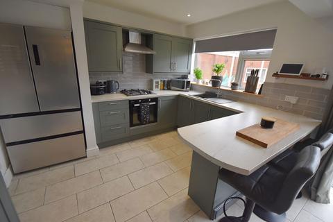 3 bedroom semi-detached house for sale, Ladylea Road, Nottingham NG10