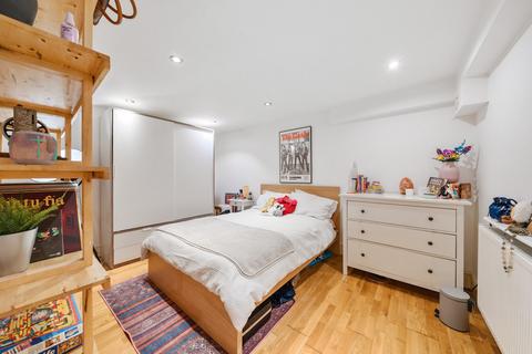 32 Combedale Road, London, SE10 0LG