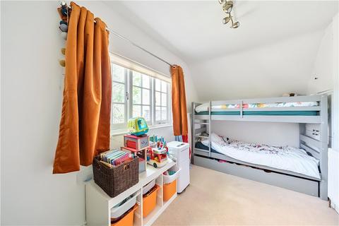 2 bedroom apartment for sale, Elm Park Road, Pinner, Middlesex