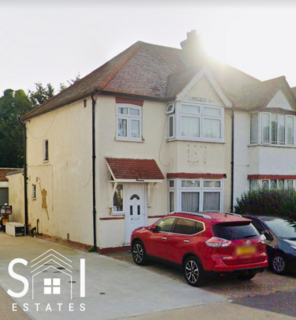 4 bedroom semi-detached house to rent, North Hyde lane, Heston, Hounslow, TW5