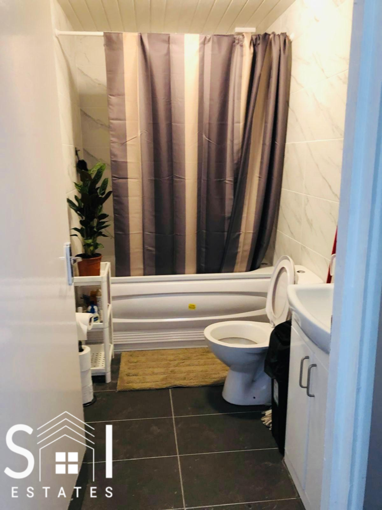 BATHROOM.png