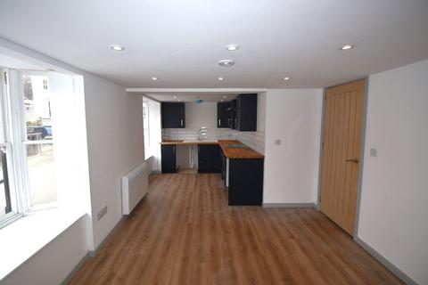 2 bedroom flat to rent, Flat 2, Coinagehall Street, Helston