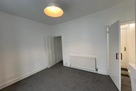 2 bedroom terraced house to rent, Cambridge Street, Luton