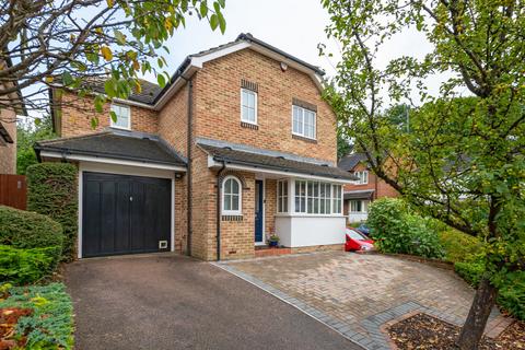 4 bedroom detached house for sale, Chaldon Close, Redhill, RH1