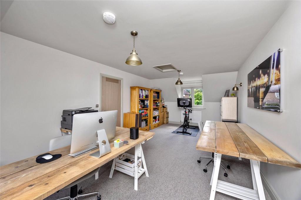 Bedroom/Office