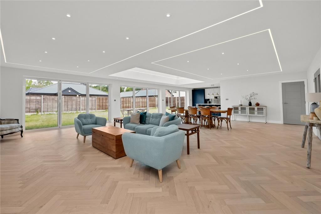 Kitchen/Living Area