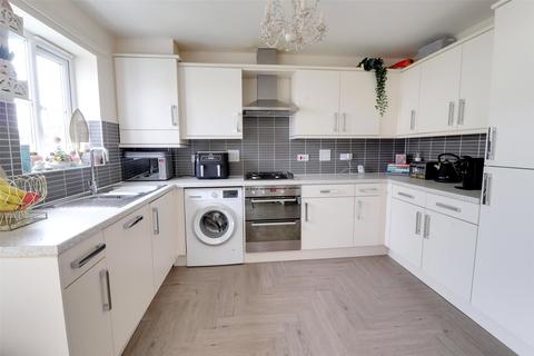 3 bedroom end of terrace house for sale, Penhole Drive, Launceston, Cornwall, PL15