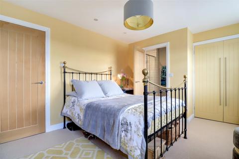 5 Howards Close, South Molton, EX36 4JT